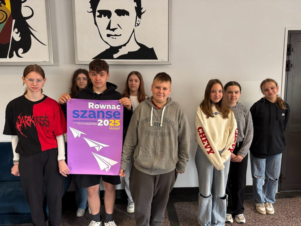 przedstawia młodzież projektową równać szanse