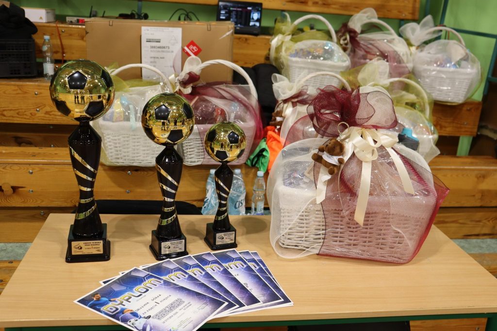 zdjęcie przedstawia gminny turniej piłki halowej 2026